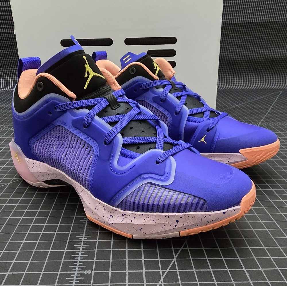 JORDAN AIR JORDAN 37 LOW - LAPIS/ SATURN GOLD-BLACK